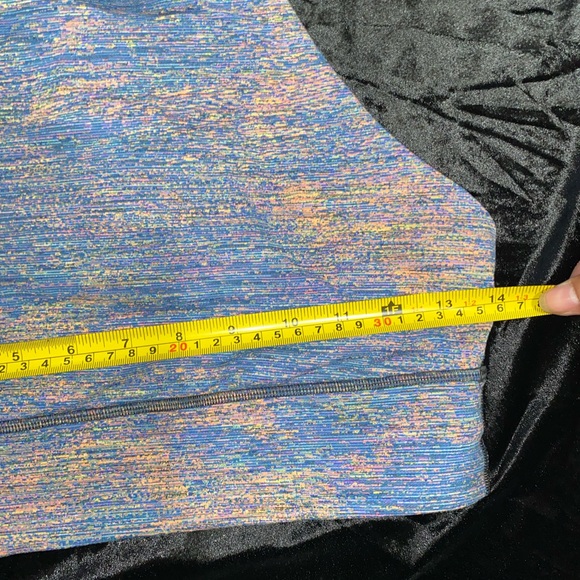 Lululemon - Picture 2 of 4